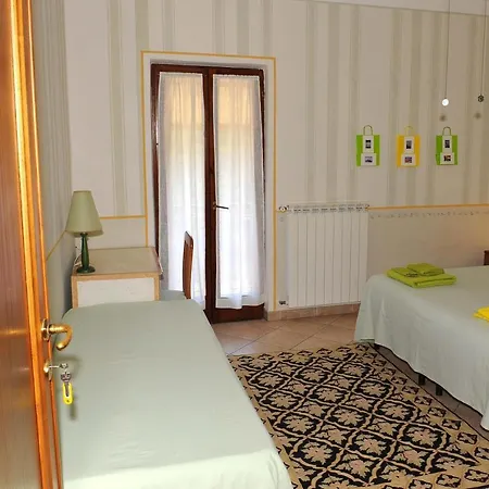 La Casa Del Sole Alojamento de Acomodação e Pequeno-almoço 3*